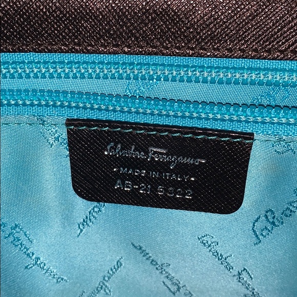 Ferragamo handbag - Picture 3 of 7